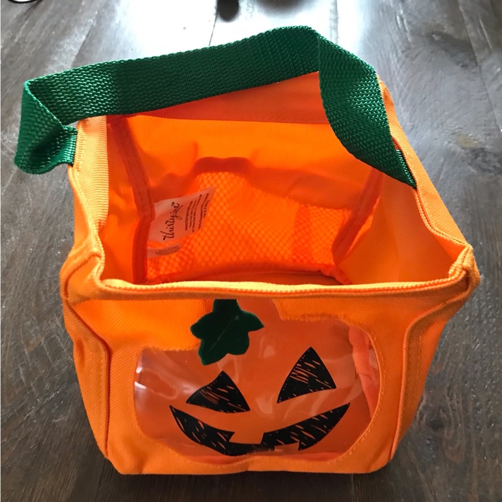 Thirty-one Littles Carry All